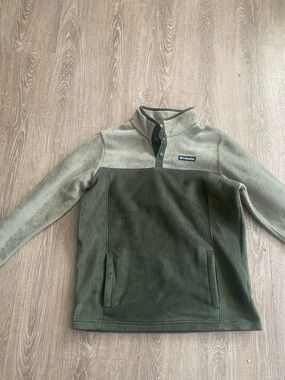Columbia Olive Green Fleece Jacket with Logo Tag